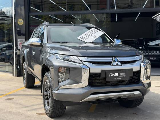 MITSUBISHI L200 TRITON 2.4 16V TURBO DIESEL SPORT HPE CD 4P 4X4 AUTOMÁTICO MITSUBISHI L200 TRITON 2.4 16V TURBO DIESEL SPORT HPE CD 4P 4X4 AUTOMÁTICO